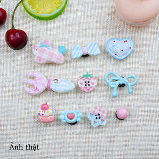 Bộ 10 Sticker, Charm 3D chủ đề Thỏ nơ xanh nhựa cứng gắn Dép Sục, Cá Sấu Mita JB-370