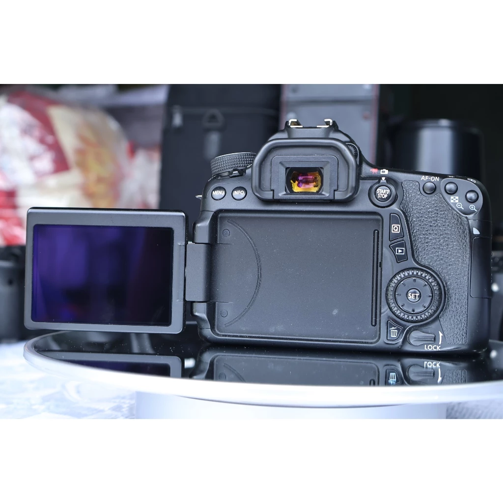 Bộ Máy ảnh Canon 70d + lens 17-85mm is usm (máy mới - màn xoay lật cảm ứng - 33k shot) Bảo hành 12 t