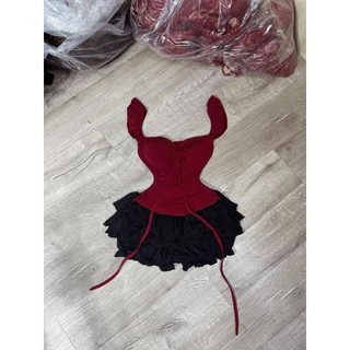Set 2 món áo trễ vai rút dây + chân váy bí nhiều tầng