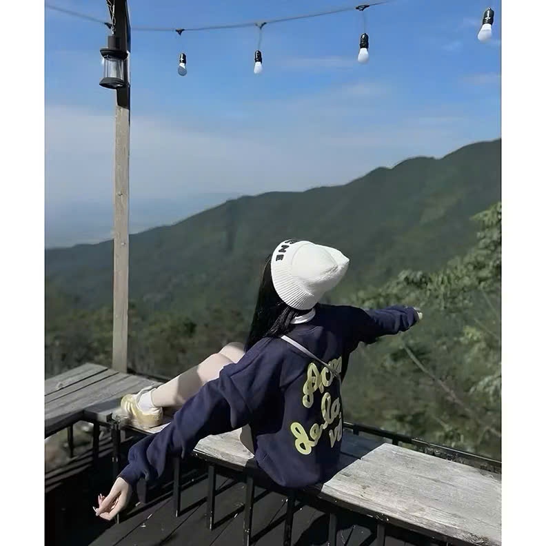Áo hoodie nỉ basic in chữ vàng nổi bật siu xinh năng động dễ phối đồ hothit 2025 cho phong cách năng động