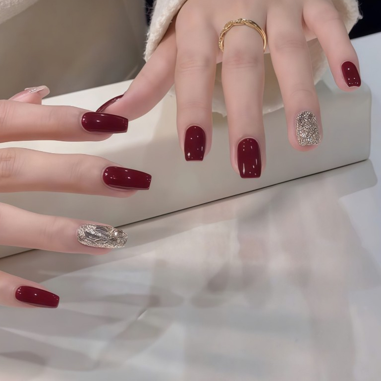 ROUni Sơn móng tay màu đỏ rượu vang, bộ sưu tập mùa thu đông và năm mới tông đỏ tôn da trắng sáng