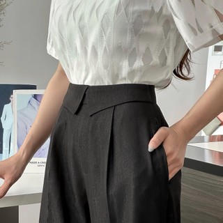 Áo Thun Nữ 𝐂𝐂𝐇𝐀𝐓 Dáng Suông Xẻ V Trước Chất Liệu Mềm Mại 15TNC5006ST