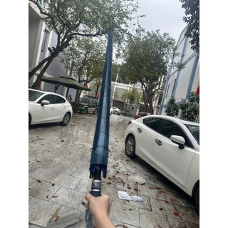 Ô che mưa có vỏ nhựa bọc ngoài chống rơi nước ra sàn, thiết kế 8 nan to chống gỉ ( màu ngẫu nhiên )