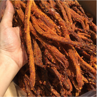 THUYTIENFOOD Khô Trâu Que – Túi 250gr/500gr – Đặc Sản Ăn Vặt – Cay Mặn Đậm Đà, Thơm Ngon Chuẩn Vị