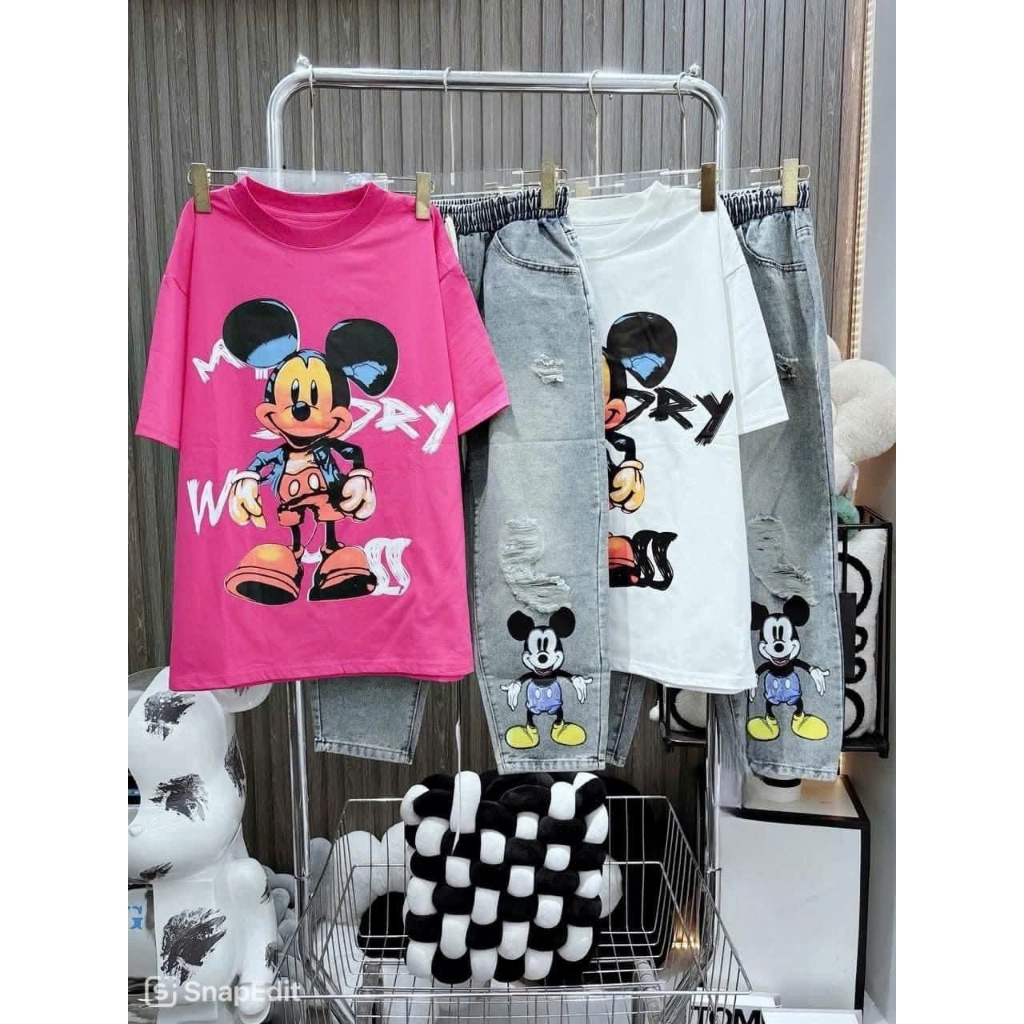 Set đồ bé gái áo thun hình Mickey kèm quần jean dài họa tiết Mickey siêu cá tính chất vải mềm mát, phong cách Hàn Quốc