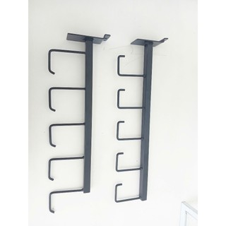 Móc treo vợt cầu lông cài rãnh tấm nhựa hoặc tấm gỗ slatwall dài 35cm