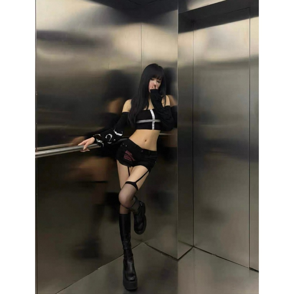 CA011 Áo Croptop Trễ Vai Tay Dài Phong Cách Sexy Họa Tiết In Cá Tính Hiện Đại