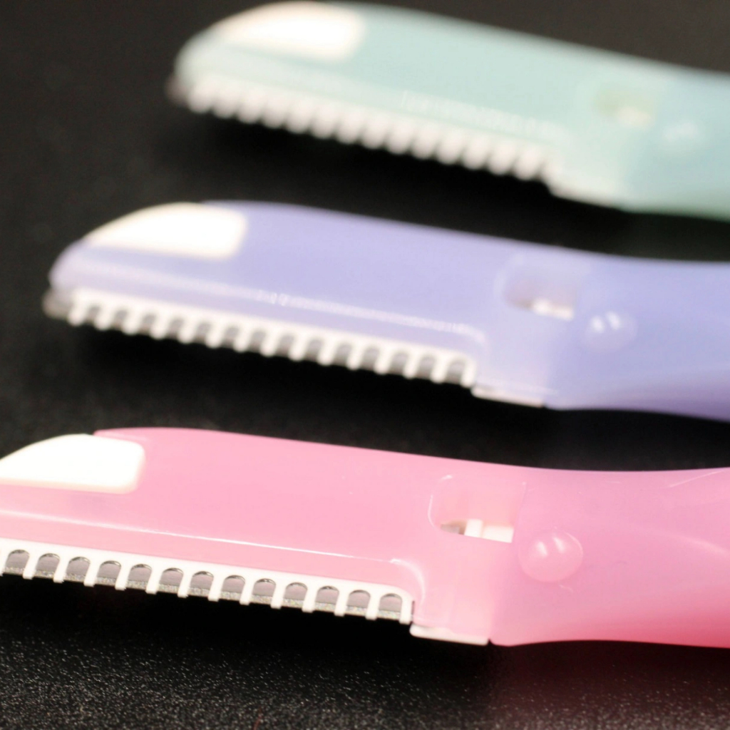 sản phẩm - Dao Cạo Lông Mày Cán Nhựa Lưỡi Dao Thép Không Gỉ Kai 17827 For Women 5
