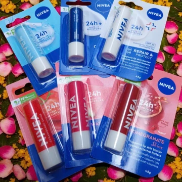 Son Dưỡng Môi Nivea Lip Care 4.8g Dưỡng Ẩm Mềm Mịn