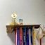 Kệ treo huy chương, kệ treo tường, để cúp lưu niệm Trung Mỹ decor treo đươc 60 huy chương.