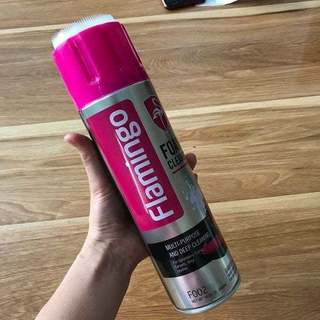 Chai Xịt Tẩy Vệ Sinh Đa Năng FLAMINGO F002 650ml Kèm Bàn Chải - Làm Sạch Ghế Da, Nỉ, Taplo Ô Tô
