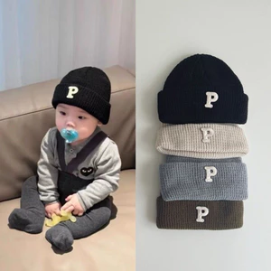 Mũ len trùm đầu kiểu dáng beanie hình chữ P ấm áp cho bé từ 3 tháng - 2 tuổi