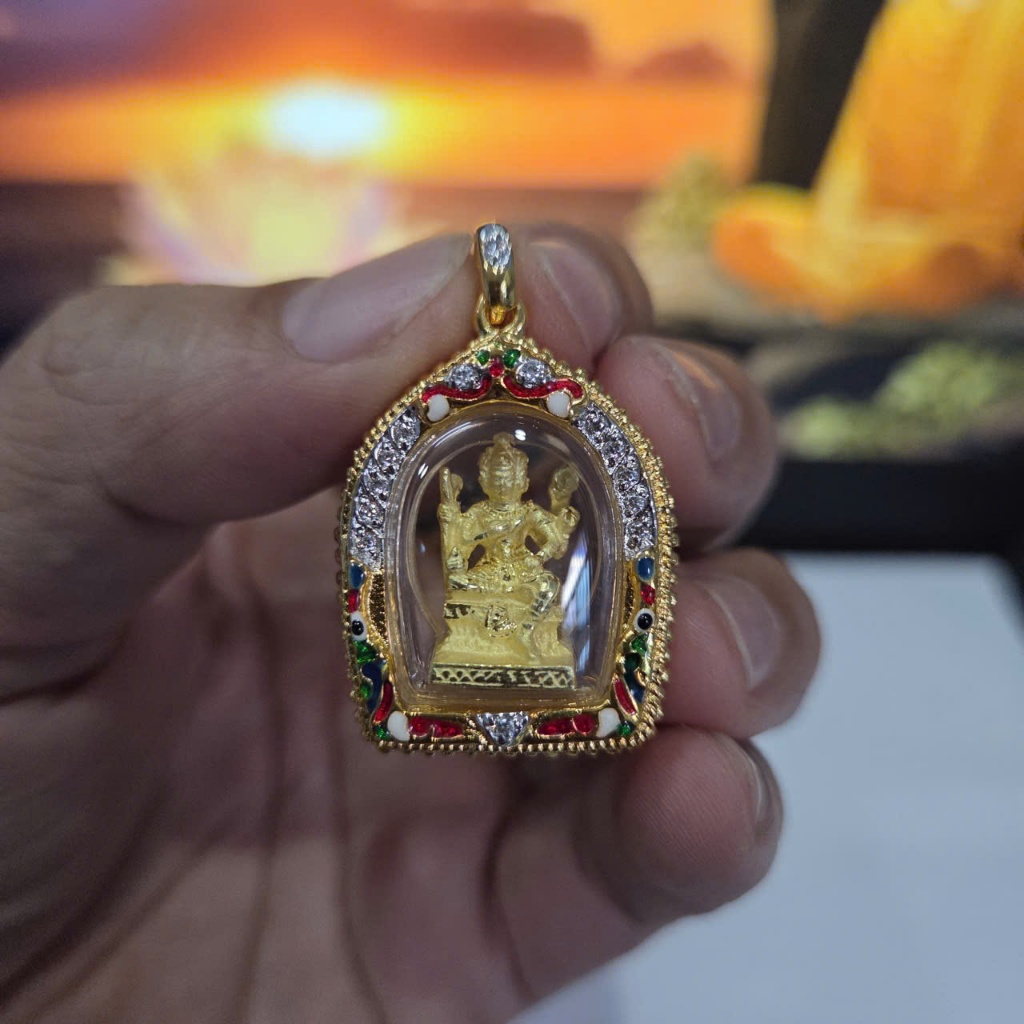 Mặt Dây Chuyền Tứ Diện Vàng 5K – Phụ Kiện Đeo Cổ Nổi Bật