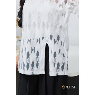 Áo Thun Nữ 𝐂𝐂𝐇𝐀𝐓 Dáng Suông Xẻ V Trước Chất Liệu Mềm Mại 15TNC5006ST