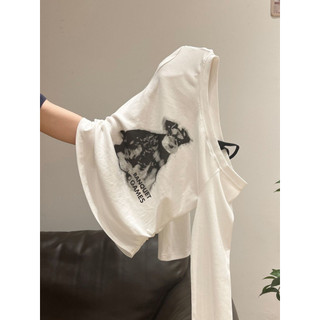 ÁO THUN LỆCH VAI DÀI TAY HÌNH CÚN QC
