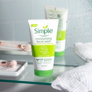 Combo Sữa rửa mặt Simple Moisturising Facial Wash (150ml) + Nước tẩy trang Simple Micellar Water (200ml)