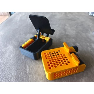 Giá Đỡ Điện Thoại Đa Năng Có Thể Điều Chỉnh Và Có Ngăn Để Đồ Tiện Lợi