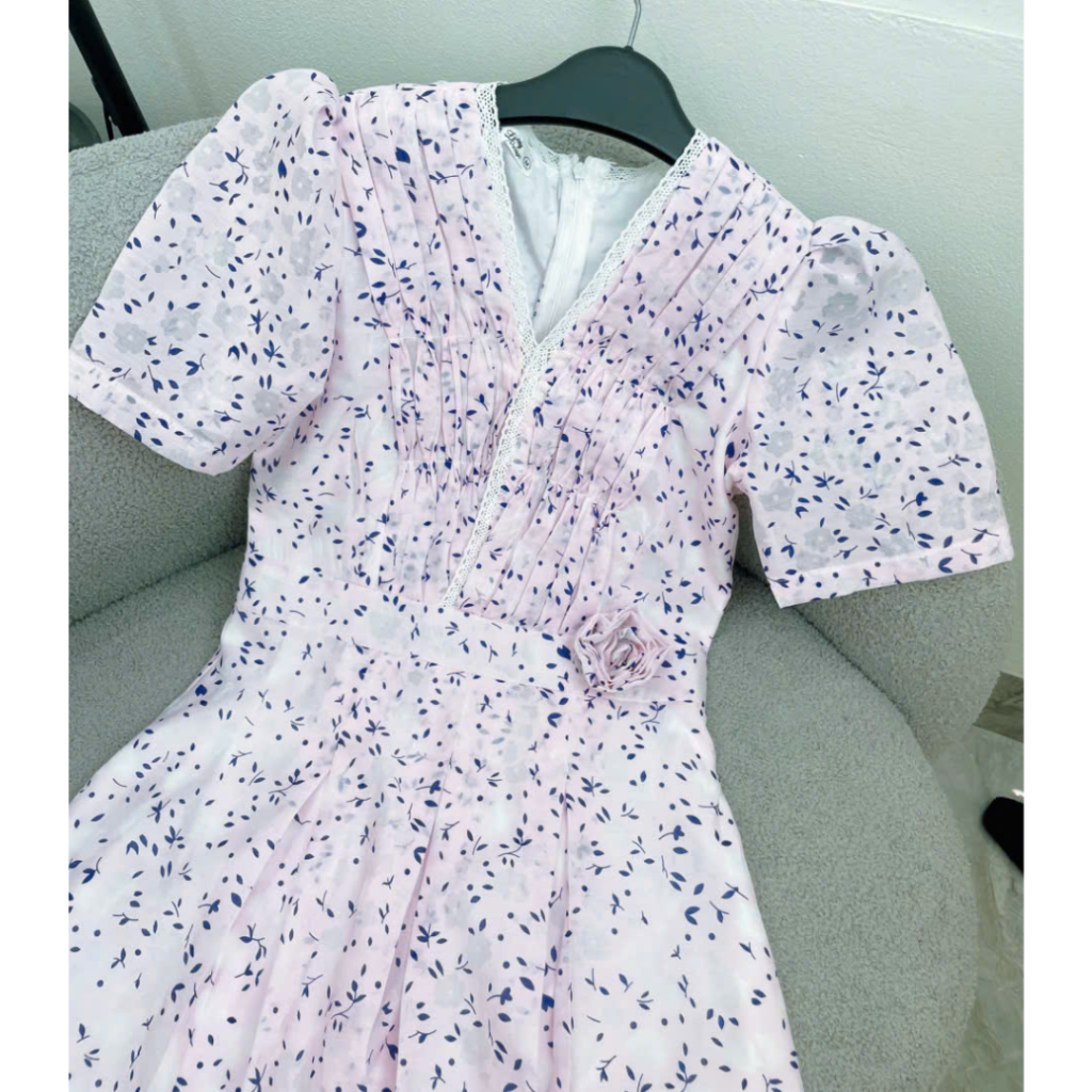 Váy hoa thiết kế hai lớp dáng dài vintage cổ V tay ngắn vai phồng chất tơ hàn cao cấp V423