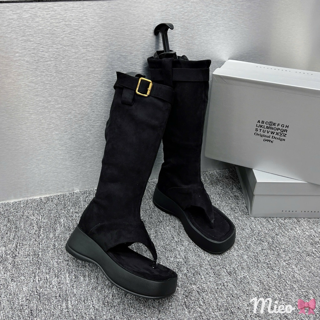 🎀 Bốt xỏ ngón da lộn khuy vuông