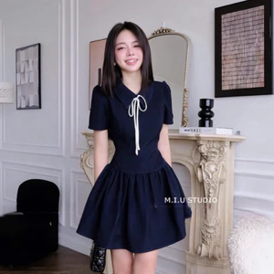 Váy thiết kế chéo ý ép mùng cộc tay thiết kế cổ thắt nơ MIU.STUDIO , Đầm nữ ngắn xoè cổ bẻ buộc nơ chiết eo tôn dáng