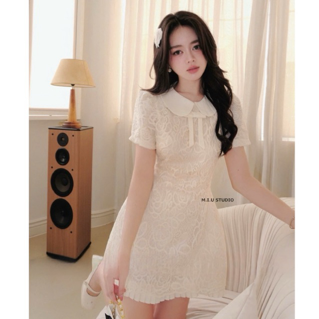 MIU.STUDIO • Đầm ren hoa nổi phối cổ sen đính nơ sang chảnh, Váy nữ tay ngắn phối viền dập ly tiểu thư