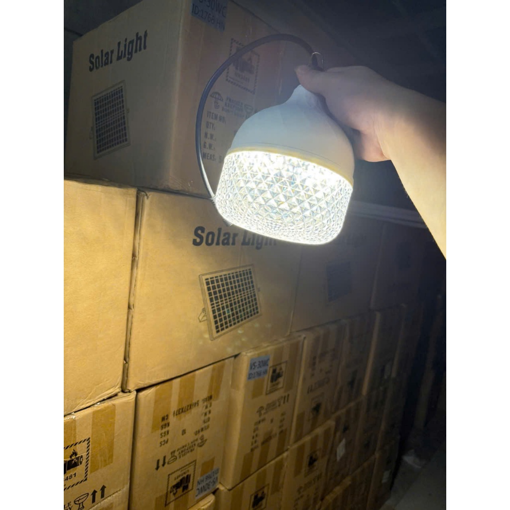Đèn mới 2025-Đèn Búp Kim Cương Năng Lượng Mặt Trời 300W | 3 Chế Độ Màu Siêu Sáng, Chiếu Sáng Cả Đêm