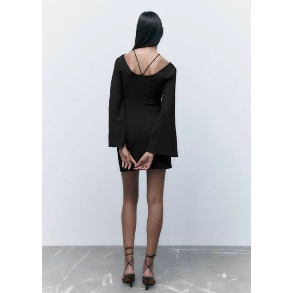 Váy Body Đính Đá Tay Rộng Zra