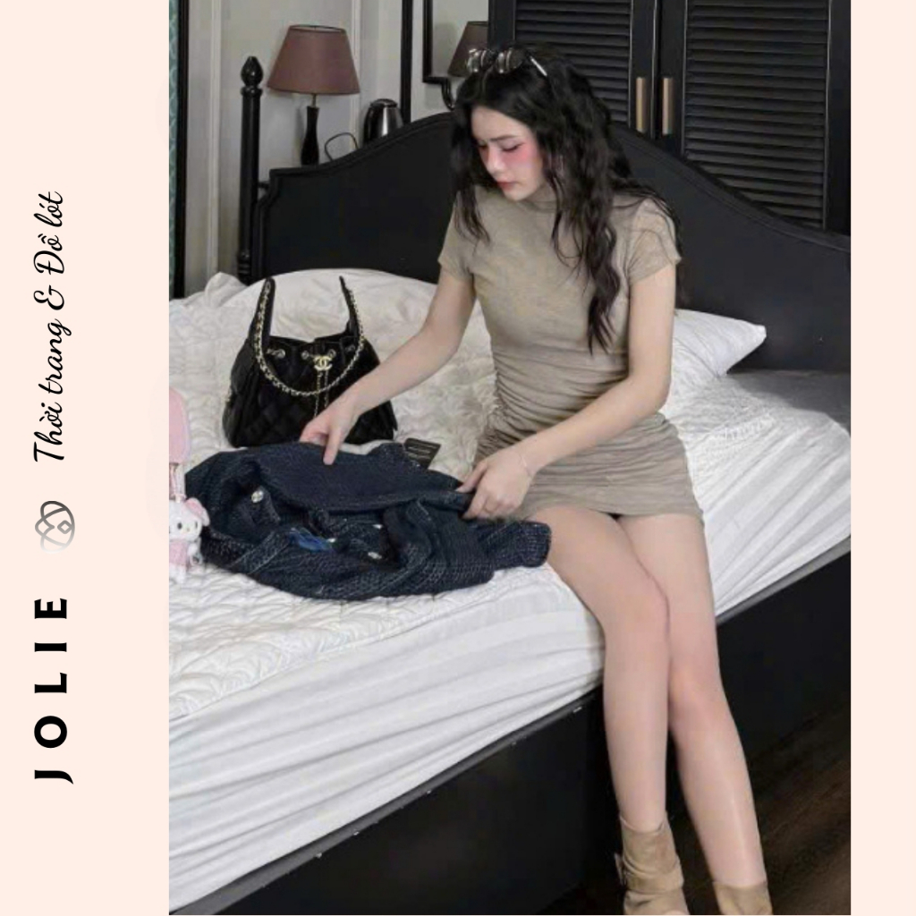 Váy bodycon xếp ly thun gân cổ cao