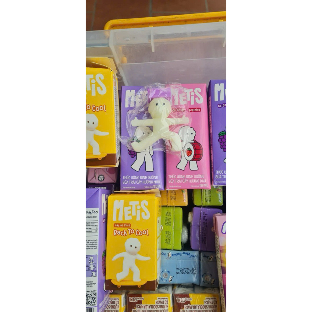 {Chính hãng} Sữa tươi Metis vị nho, dâu 1t 48h 180ml + 🎁