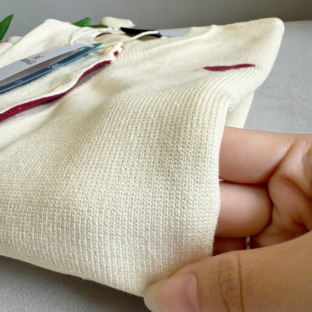 Áo Khoác Cardidgan Mirage Thêu Tim Đỏ Local Brand Chất Len Mềm Mịn.