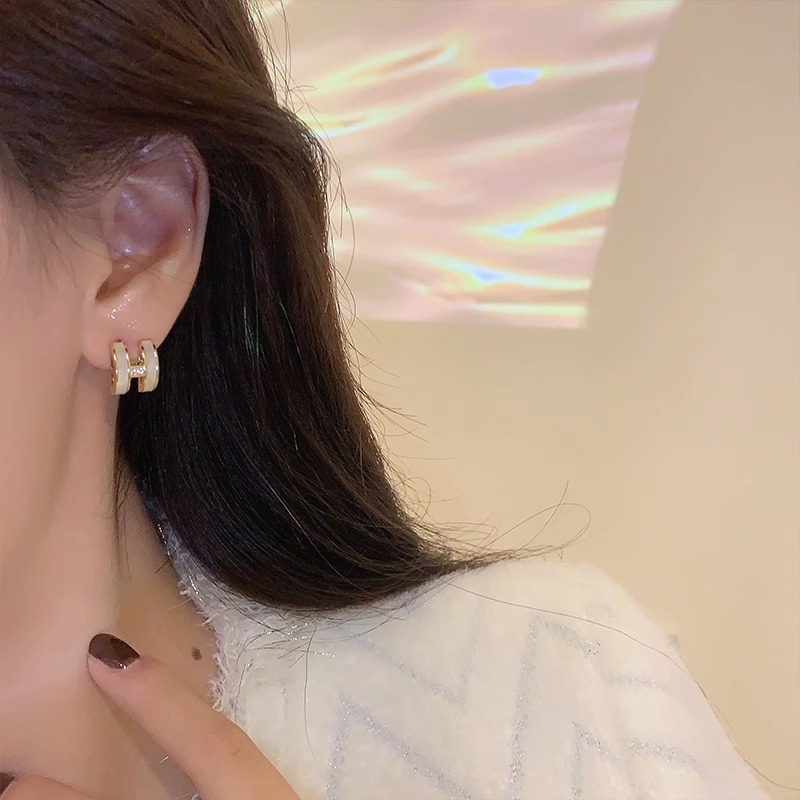 Bông tai nữ chữ H tráng men phong cách Hàn Quốc HoLie - KT33
