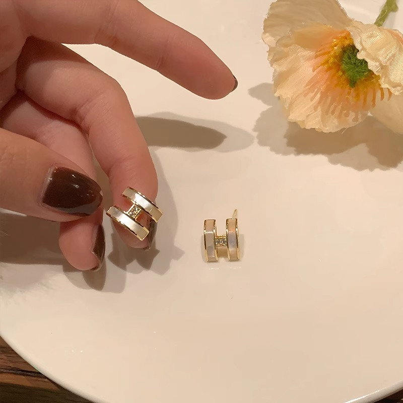 Bông tai nữ chữ H tráng men phong cách Hàn Quốc HoLie - KT33