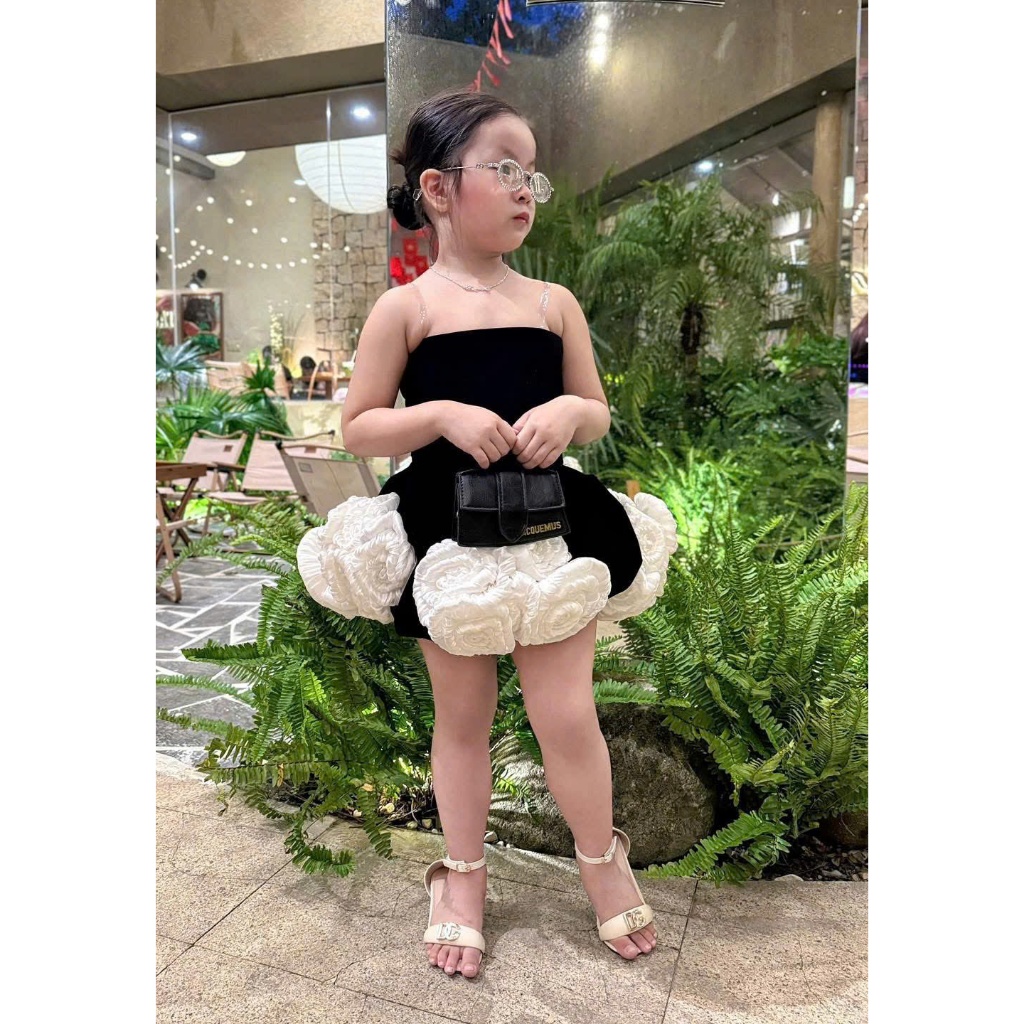 Đầm bé gái cao cấp đính hoa thủ công 3D hàng thiết kế công chúa chuẩn form vải ,váy dự tiệc sinh nhật mẹ và bé gái