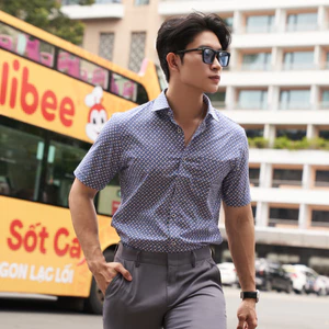 Áo Sơ Mi Nam In Họa Tiết Tay Ngắn NINOMAXX 2302011