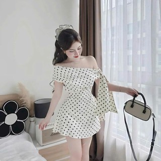 Đầm thời trang nữ thiết kế thanh tao duyên dáng chất Cotton lạnh thiết kế lệch vai cột nơ váy mini dáng xoè in chấm bi