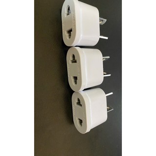 1 phích chuyển sang 2 chân chéo sử dụng ở Úc, Trung Quốc, New Zealand và Mỹ