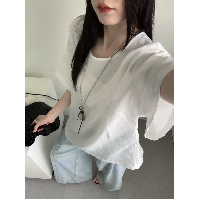 𝗡𝗶𝗿𝗮 - Áo Linen cổ tròn phối nút sau BEELY