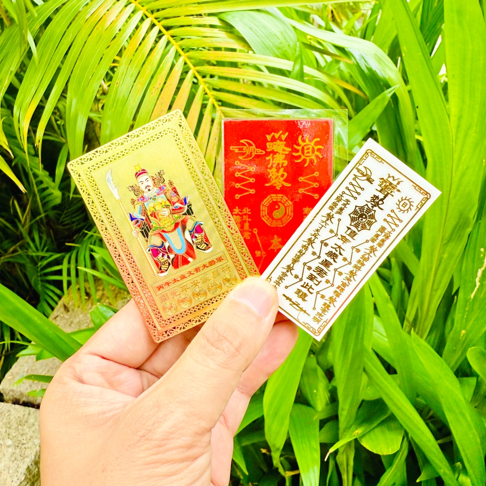 [TÔI RẺ] COMBO 3 MÓN Giải Thái Tuế 2026: Kim Bài Thái Tuế - Thẻ Bài Thái Tuế - Móc khóa , bộ cúng thái tuế