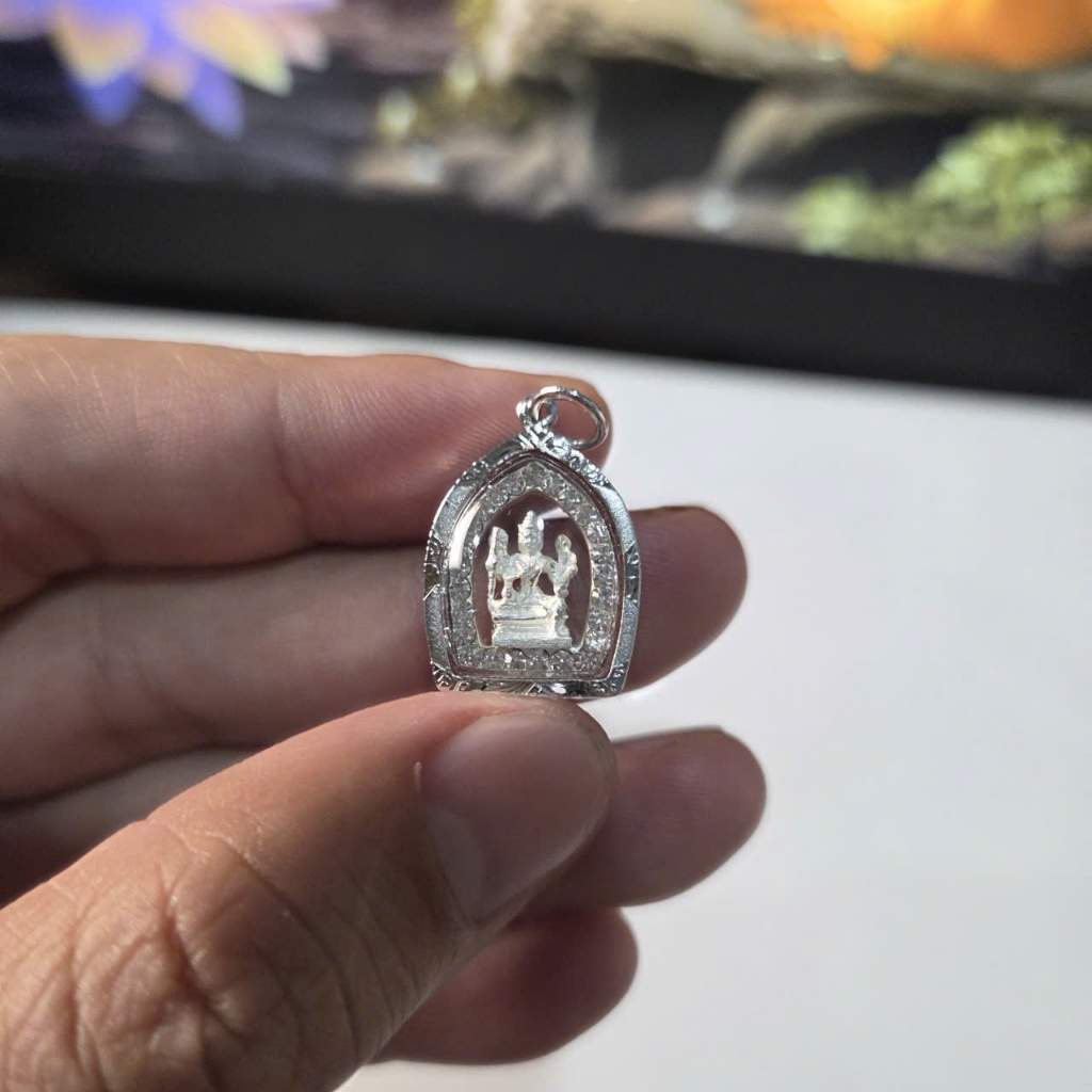 Mặt Dây Đeo Trang Trí Chất Liệu Bạc Thiết Kế Sắc Sảo - Phụ Kiện Nhỏ Gọn 1.7cm