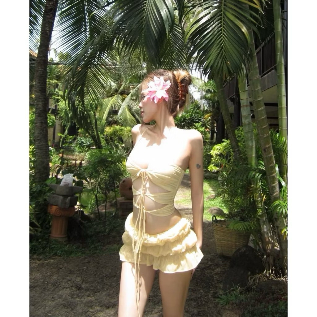 547 - Set bikni đi biển 2 chi tiết chất liệu lưới mềm màu vàng chanh sáng da chân váy bèo tầng cao cấp