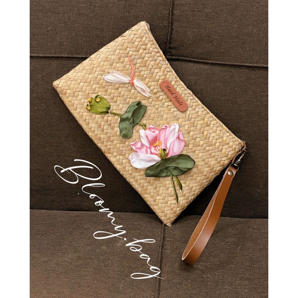 Ví nhỏ thêu tay handmade (Cỏ Bàng Thêu Tay)