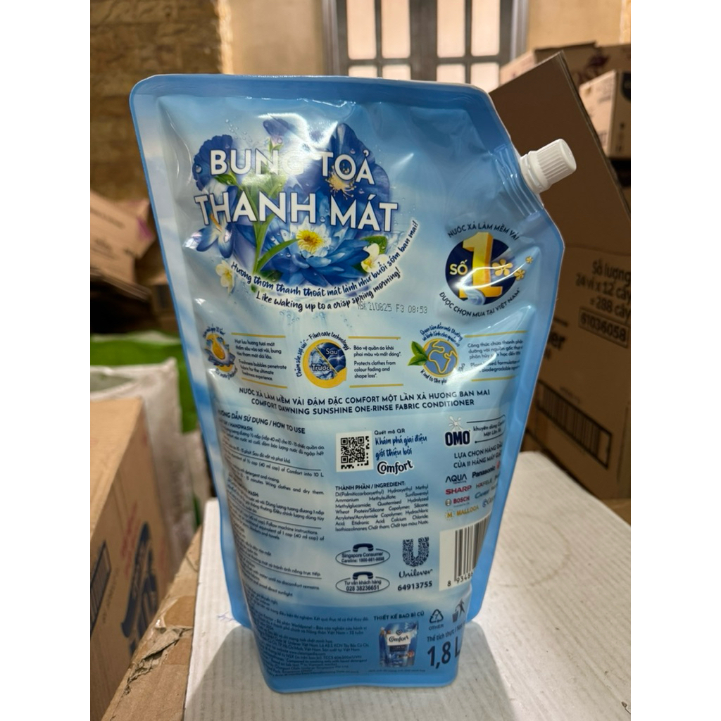 Nước xả vải Comfort Xanh 1 Lần Xả Túi 1,8l tặng