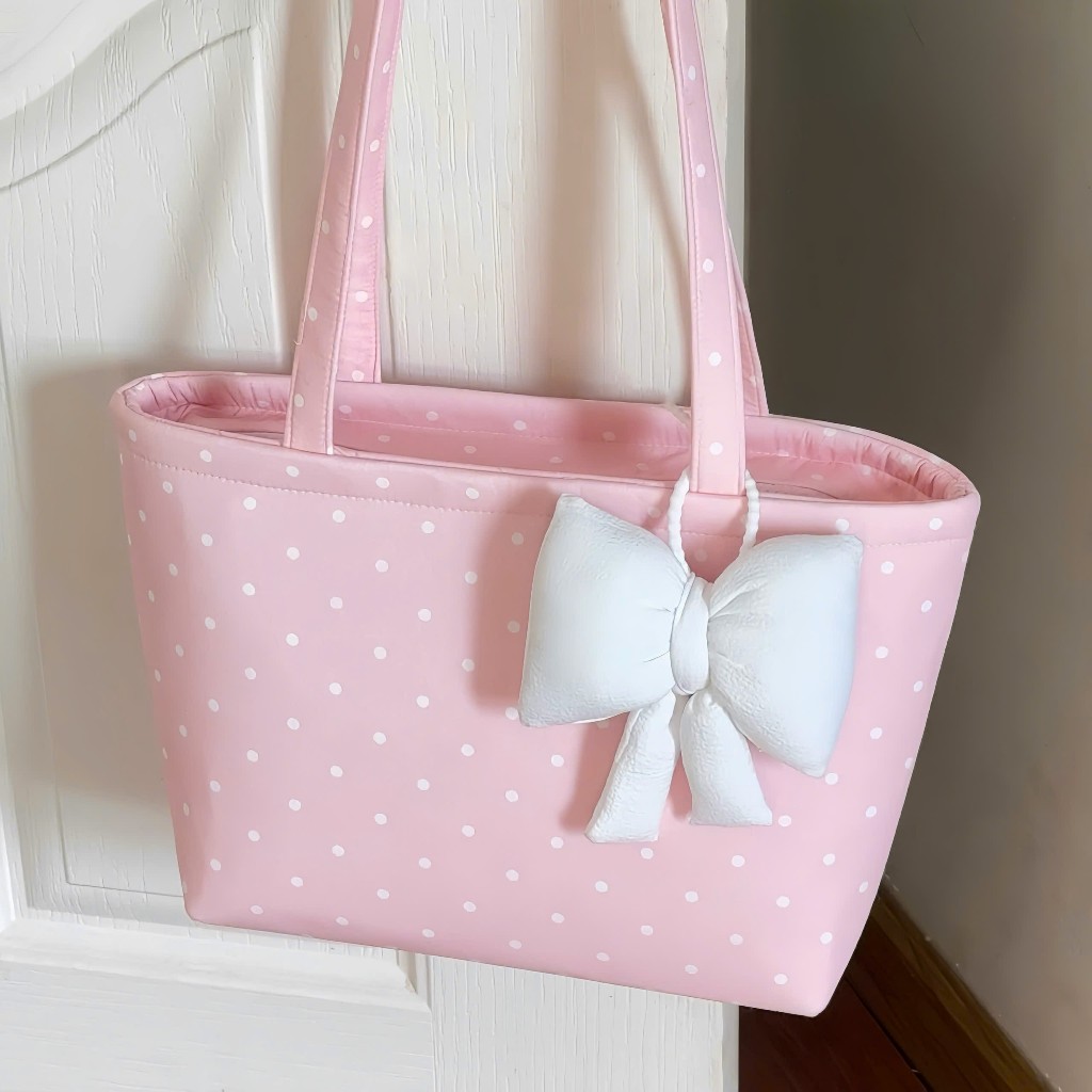 Charm nơ chần bông Pastelish, dùng để cài túi xách, balo. Charm dạng nơ vải xốp, chần bông mịn bên trong. Kèm móc khóa h