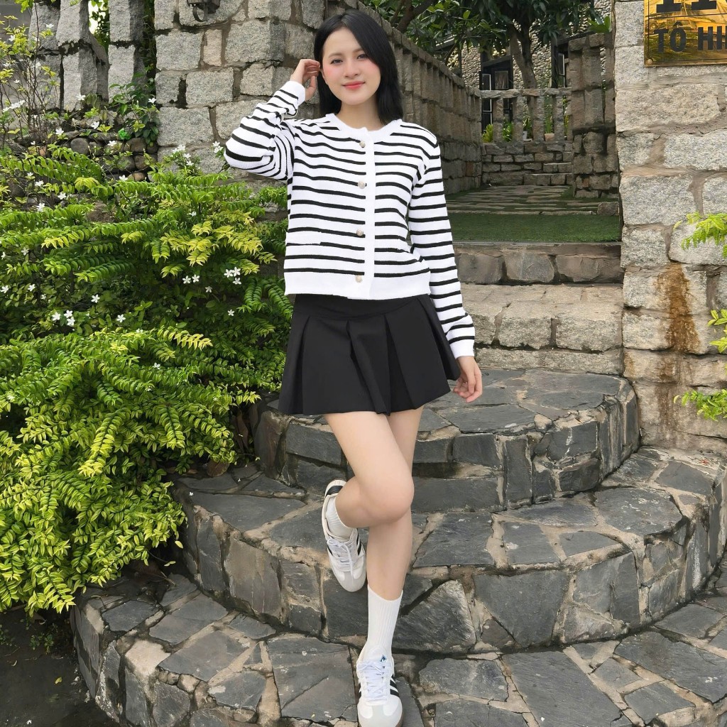 Áo Khoác Cardigan Sọc Trắng Local Brand Chất Len Mongtoghi Mềm Mịn.