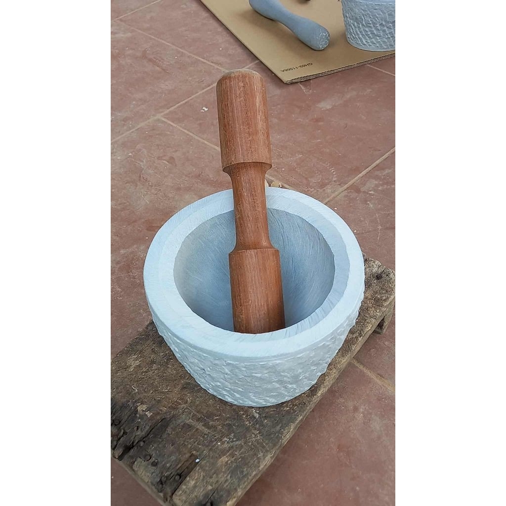 combo cả cối và chày giá chỉ 550k. gồm có 1 chày gỗ. và 1 cối đá xanh ...