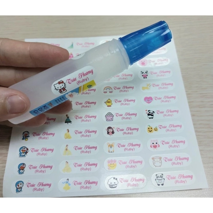Sticker in Tên Bé dán lên đồ dùng cá nhân học tập của bé yêu nhà bạn chất liệu UV DTF Decal nhựa chống nước
