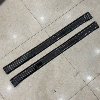 Ốp bậc cửa, nẹp bước chân trong, ngoài xe Vinfast VF3 vân Titan cao cấp, chống trầy xước xe