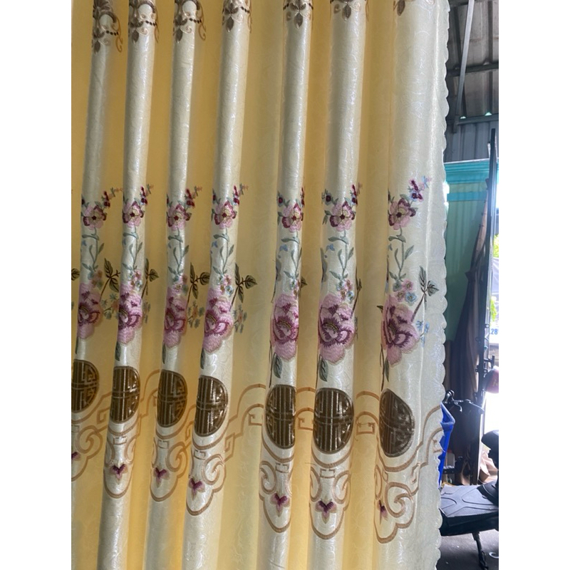 1 TẤM GẤM THÊU MÀU  VÀNG PHỐI CHÂN REN  CHƯA CÓ CÂY TREO - TREO 1 TẤM MUA 1 TẤM _TREO 2 TẤM MUA 2 TẤM RÈM CỬA VIỆT HÀN