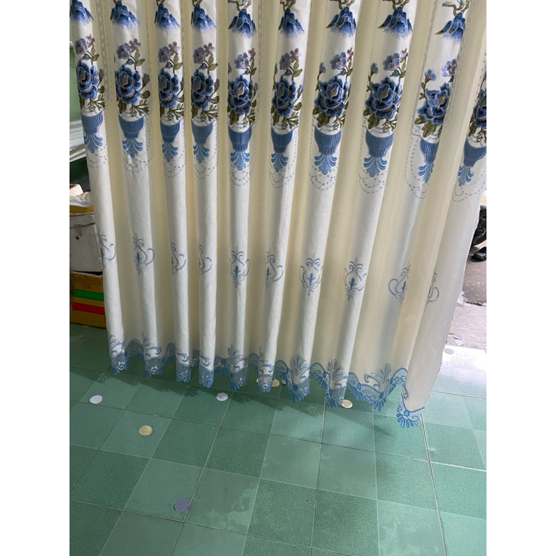 1 TẤM GẤM THÊU MÀU TRẮNG KEM PHỐI CHÂN REN CHƯA CÓ CÂY TREO - TREO 1 TẤM MUA 1 TẤM _TREO 2 TẤM MUA 2 TẤM RÈM CỬA VIỆT HÀ