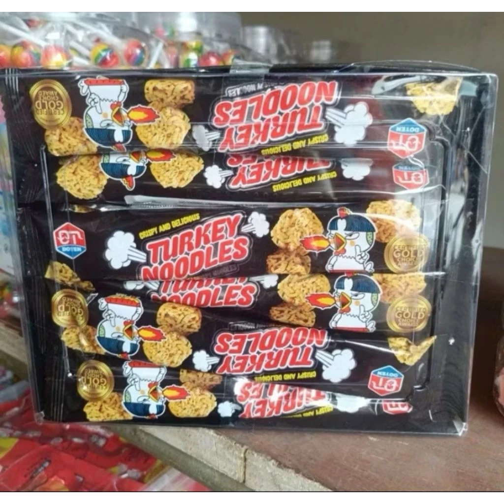 Mì tôm ăn sống vị gà cay dạng viên Màu Đen hộp 30 gói ( 20g/gói)